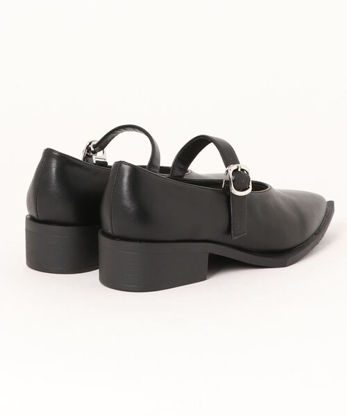 Fabby fabby(ファビィーファビィー)の「ストラップポインテッドパンプス(パンプス・レディース・ブラック/ベージュ/オフホワイト・LARGE/SMALL/MEDIUM)」の4枚目の写真