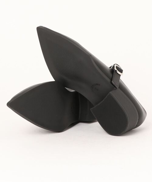 Fabby fabby(ファビィーファビィー)の「ストラップポインテッドパンプス(パンプス・レディース・ブラック/ベージュ/オフホワイト・LARGE/SMALL/MEDIUM)」の5枚目の写真