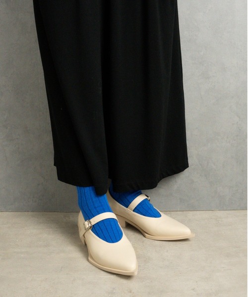 Fabby fabby(ファビィーファビィー)の「ストラップポインテッドパンプス(パンプス・レディース・ブラック/ベージュ/オフホワイト・LARGE/SMALL/MEDIUM)」の14枚目の写真