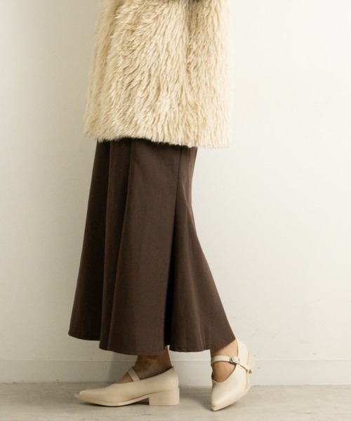 Fabby fabby(ファビィーファビィー)の「ストラップポインテッドパンプス(パンプス・レディース・ブラック/ベージュ/オフホワイト・LARGE/SMALL/MEDIUM)」の15枚目の写真