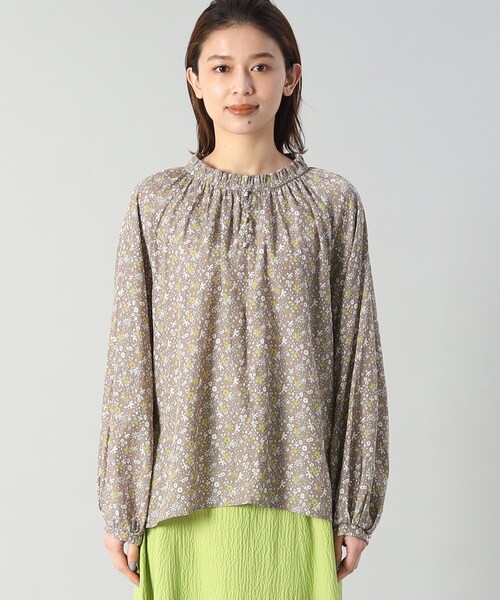 UNTITLED(アンタイトル)の「フラワー柄デザインブラウス(シャツ/ブラウス・レディース・ベージュ系/ネイビー系・00/02/04/44/48)」の4枚目の写真