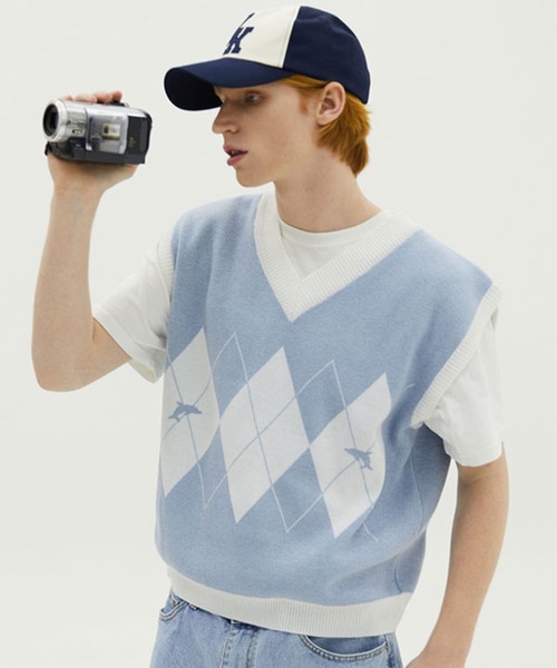 WaiKei(ワイケイ)の「【WaiKei 】ドルフィン アーガイル ベスト ニット / Dolphin argyle vest(ベスト・レディース・スカイブルー/ピンク・1/2)」の2枚目の写真