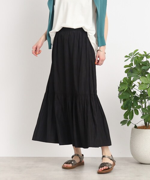 SHOO・LA・RUE（シューラルー）の「◆トレンドライクなヴィンテージサテン ティアードスカート（スカート・レディース・ブルー/オリーブ/ライトグレー/ブラック・00）」の2枚目の写真