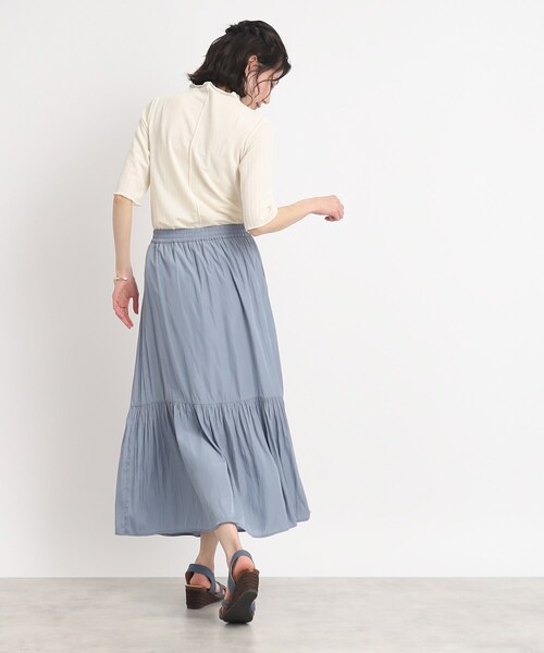 SHOO・LA・RUE（シューラルー）の「◆トレンドライクなヴィンテージサテン ティアードスカート（スカート・レディース・ブルー/オリーブ/ライトグレー/ブラック・00）」の18枚目の写真