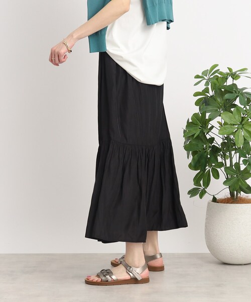 SHOO・LA・RUE（シューラルー）の「◆トレンドライクなヴィンテージサテン ティアードスカート（スカート・レディース・ブルー/オリーブ/ライトグレー/ブラック・00）」の16枚目の写真