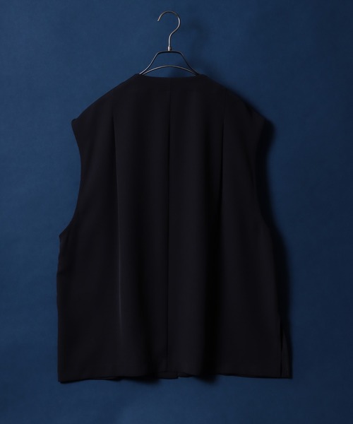 ANPAS(アンパス)の「Drape Twill Fabric Oversized No Collar Gilet/別注 ドレープツイル オーバーサイズ ノーカラー ジレベスト(ベスト・メンズ・ベージュ/チャコール/ブラック・L/M)」の14枚目の写真