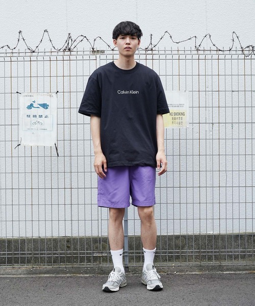 Lulu & Arnie(るるあんどあーにー)の「Calvin Klein / カルバン クライン SS RLXD STANDARD LOGO リラックスフィット ロゴ クルーネック 半袖 Tシャツ(Tシャツ/カットソー・メンズ・ブラック/ホワイト・MEDIUM/LARGE/X-LARGE)」の8枚目の写真