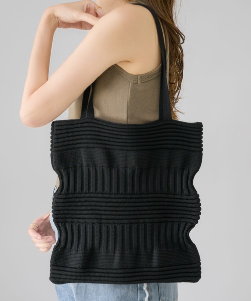 NEUNA（ヌナ）の「ニットウェーブショルダー/ハンドバッグ（ショルダーバッグ・レディース・ブラック/アイボリー・FREE）」の2枚目の写真