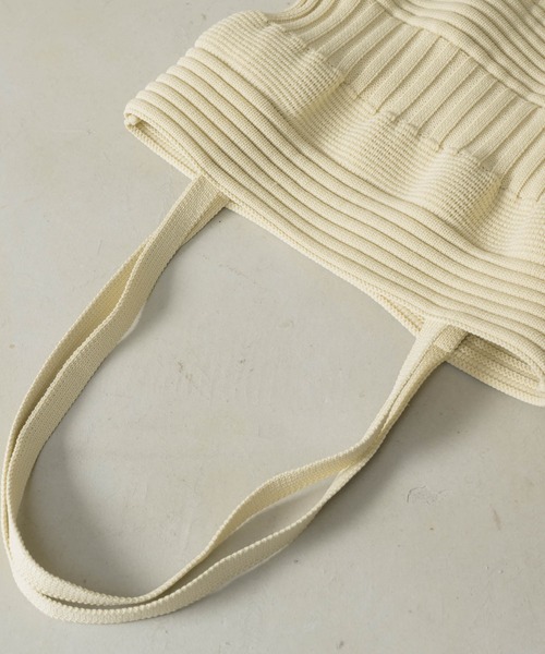 NEUNA（ヌナ）の「ニットウェーブショルダー/ハンドバッグ（ショルダーバッグ・レディース・ブラック/アイボリー・FREE）」の13枚目の写真