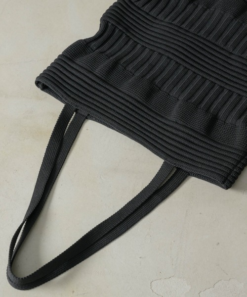 NEUNA（ヌナ）の「ニットウェーブショルダー/ハンドバッグ（ショルダーバッグ・レディース・ブラック/アイボリー・FREE）」の21枚目の写真