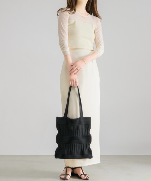 NEUNA（ヌナ）の「ニットウェーブショルダー/ハンドバッグ（ショルダーバッグ・レディース・ブラック/アイボリー・FREE）」の4枚目の写真