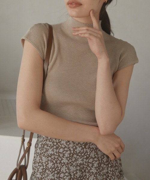 ACYM(アシーム)の「Marshmarrow french sleeve ニット(ニット/セーター・レディース・ベージュ/ブラック/ホワイト・FREE)」の12枚目の写真