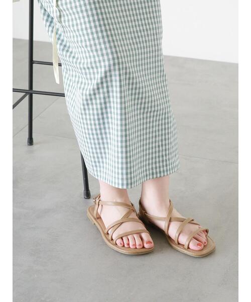 ehka sopo(エヘカソポ)の「ナロ―ストラップサンダル(サンダル・レディース・ベージュ/ブラック/オフホワイト・M/L)」の13枚目の写真