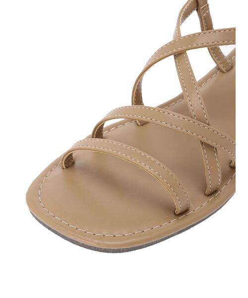 ehka sopo(エヘカソポ)の「ナロ―ストラップサンダル(サンダル・レディース・ベージュ/ブラック/オフホワイト・M/L)」の19枚目の写真