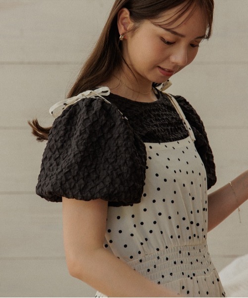 flower(フラワー)の「ウェービーパフトップ(Tシャツ/カットソー・レディース・ブラック/アイボリー・FREE)」の1枚目の写真