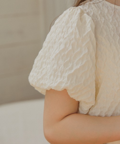 flower(フラワー)の「ウェービーパフトップ(Tシャツ/カットソー・レディース・ブラック/アイボリー・FREE)」の12枚目の写真