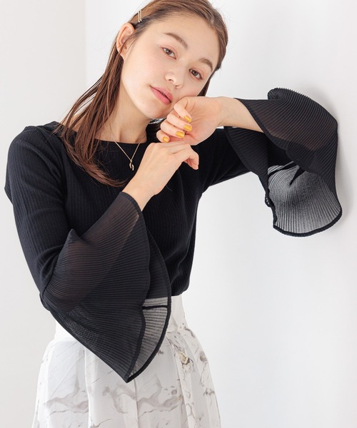 mysty woman（ミスティウーマン）の「プリーツベルスリーブプルオーバー 966550（Tシャツ/カットソー・レディース・オフホワイト/ブラック・FREE）」の2枚目の写真