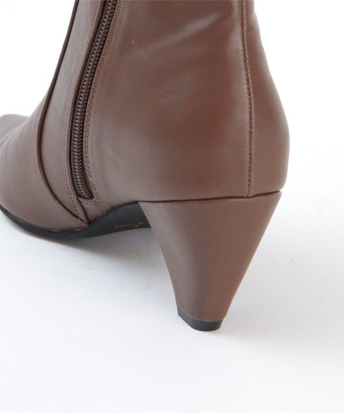 UR'S（ユアーズ）の「6.5cmヒールポインテッドトゥショートブーツ（ブーツ・レディース・アイボリー/ブラック/ブラウン・S/M/L/LL）」の16枚目の写真