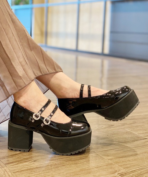 attagirl（アタガール）の「厚底ダブルストラップドレスシューズ（パンプス・レディース・ブラック/ブラック系その他/ホワイト・LL/S/M/L）」の15枚目の写真