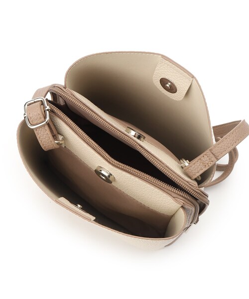 SHOO・LA・RUE（シューラルー）の「◆【軽量】ふわっと軽い三層ショルダーバッグ（ショルダーバッグ・レディース・ベージュ系4/ピンク系/ブラック系4/ブルー/ダークグリーン/ブラック・00）」の17枚目の写真