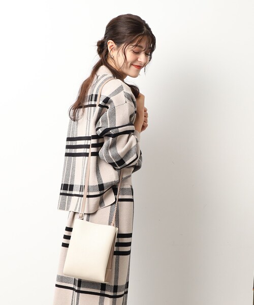 SHOO・LA・RUE（シューラルー）の「◆【軽量】ふわっと軽い三層ショルダーバッグ（ショルダーバッグ・レディース・ベージュ系4/ピンク系/ブラック系4/ブルー/ダークグリーン/ブラック・00）」の20枚目の写真