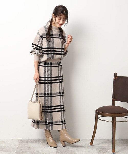 SHOO・LA・RUE（シューラルー）の「◆【軽量】ふわっと軽い三層ショルダーバッグ（ショルダーバッグ・レディース・ベージュ系4/ピンク系/ブラック系4/ブルー/ダークグリーン/ブラック・00）」の21枚目の写真