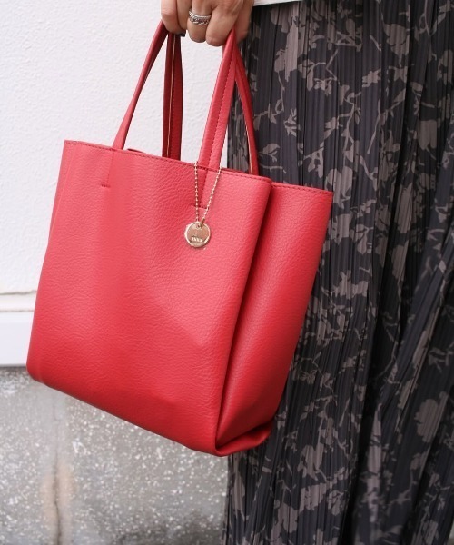 ikka(イッカ)の「【雑誌InRed11月号掲載】GOKU楽PU三層ミニトートバッグ(トートバッグ・レディース・ブラック/ベージュ/グリーン/ピンク/グレー/オフホワイト/イエロー/ブラウン/ライトグレー/キャメル/シルバー系/レッド/グリーン系・FREE)」の22枚目の写真