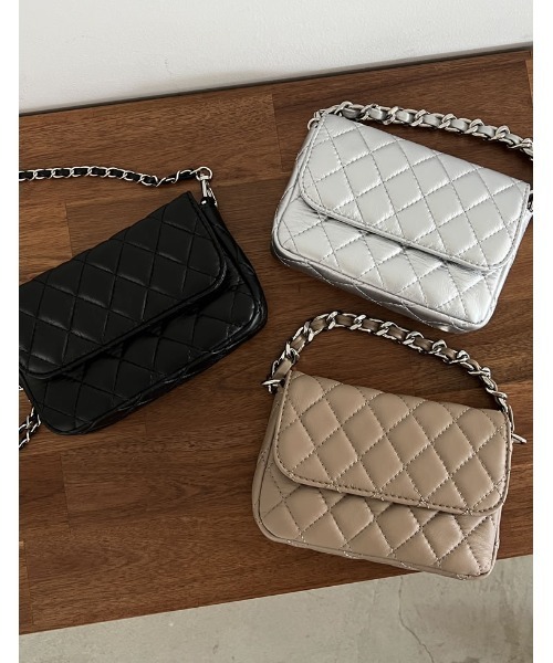 Re:EDIT（リエディ）の「[神山まりあさん着用][BAG COLLECTION]2WAYキルティングチェーンバッグ（ハンドバッグ・レディース・ベージュ/シルバー/ブラック・FREE）」の10枚目の写真