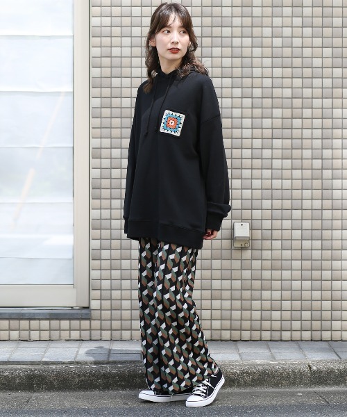 チチカカ（チチカカ）の「クロシェ刺繍スウェットプルパーカー
