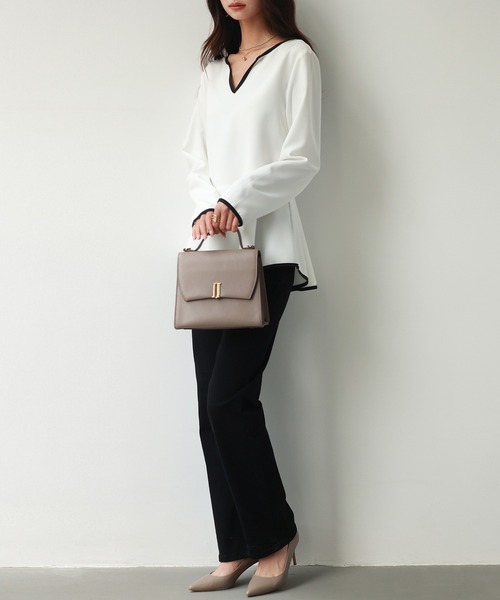 SAISON DE PAPILLON（セゾンドパピヨン）の「キーネックペプラムトップス（Tシャツ/カットソー・レディース・ベージュ/ブラック/ホワイト・M/L）」の8枚目の写真