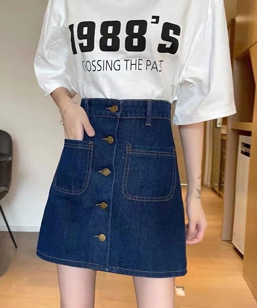 エレガントな【COURREGES】フロントボタン デニムスカート 24SS エレガントな【COURREGES】フロントボタン デニムスカート 24SS