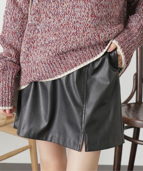 FREE'S MART（フリーズマート）の「◆合皮ミニスカート（スカート・レディース・ホワイト/ブラック・SMALL/MEDIUM）」の2枚目の写真
