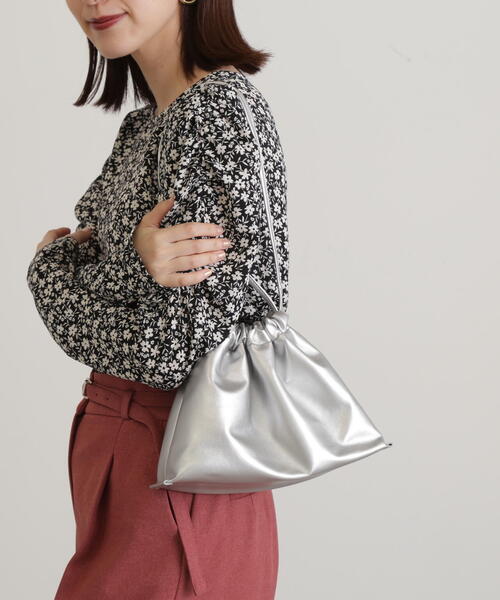 N.（N. Natural Beauty Basic）（エヌエヌナチュラルビューティーベーシック）の「◆巾着ショルダーバッグ（ビジネスバッグ・レディース・シルバー/ピンク/ブラック・ﾌﾘ-）」の11枚目の写真