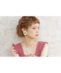 CHACO （FLOWER ACCESSORY）（チャコ）の「CHACO/ ホワイトマーガレットイヤリング（イヤリング）」