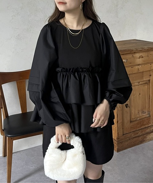 prose verse（プロズヴェール）の「ティアードフリルペプラムブラウス