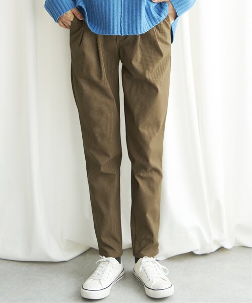 LBC(エルビーシー)の「【伸びる美脚パンツ】プチプラテーパードパンツ(その他パンツ・レディース・モーブ系/キャメル/ブラック/ネイビー/オフホワイト・S/L/M)」の12枚目の写真