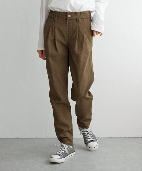 LBC(エルビーシー)の「【伸びる美脚パンツ】プチプラテーパードパンツ(その他パンツ・レディース・モーブ系/キャメル/ブラック/ネイビー/オフホワイト・S/L/M)」の5枚目の写真