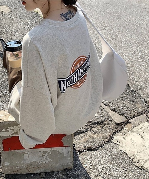 Chaco closet(チャコ クローゼット)の「バックプリントロゴオーバーサイズスウェットプルオーバー(スウェット・レディース・ネイビー/杢グレー・FREE)」の10枚目の写真