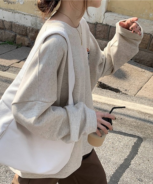 Chaco closet(チャコ クローゼット)の「バックプリントロゴオーバーサイズスウェットプルオーバー(スウェット・レディース・ネイビー/杢グレー・FREE)」の6枚目の写真