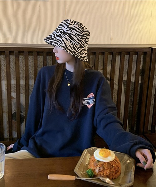 Chaco closet(チャコ クローゼット)の「バックプリントロゴオーバーサイズスウェットプルオーバー(スウェット・レディース・ネイビー/杢グレー・FREE)」の20枚目の写真