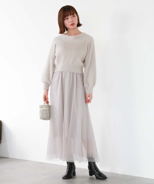 archives(アルシーヴ)の「フェザーオフショルニット×チュールキャミOP SET(ワンピース・レディース・アイボリー/ブラック/グレー・MEDIUM)」の3枚目の写真