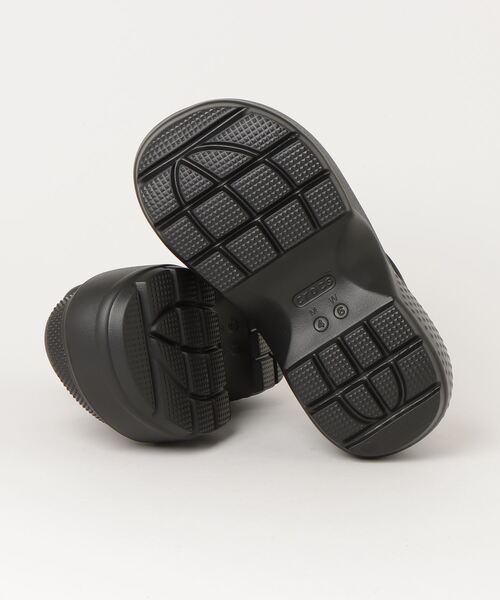 crocs（クロックス）の「crocs Stomp Clog / クロックス ストンプ クロッグ（サンダル・レディース・ブラック・23.0cm/25.0cm/24.0cm/22.0cm/26.0cm/27.0cm/28.0cm/29.0cm/30.0cm）」の3枚目の写真