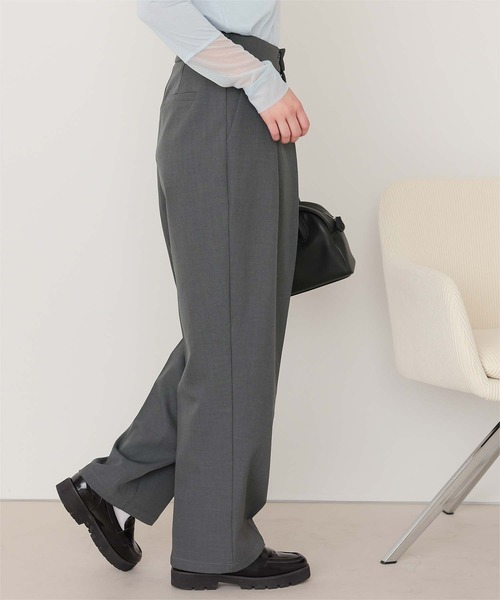 titivate(ティティベイト)の「インタックセンタープレスワイドパンツ(スラックス・レディース・ブラック/グレー/ベージュ/ピンク/オフホワイト/ダークブラウン/チャコール/ネイビー・PS(XS-S)/L/M/TM/S)」の20枚目の写真