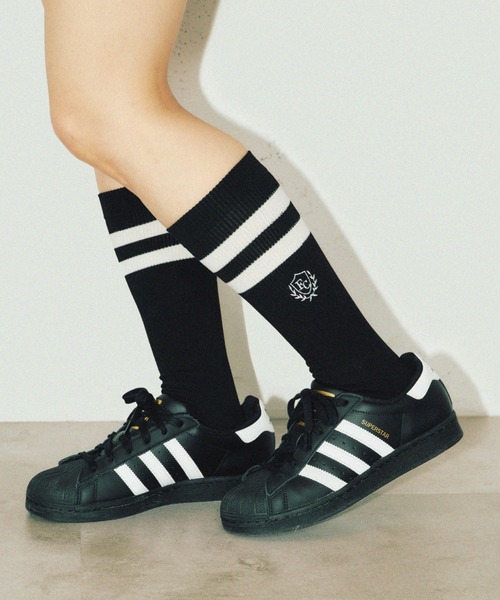 FCMM（エフシーエムエム）の「【日本限定アイテム】2LINE HI SOCKS/ツーラインハイソックス（ソックス/靴下・レディース・ブラック/ホワイト/グレー・FREE）」の5枚目の写真