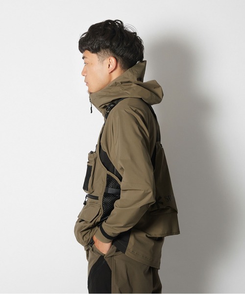 Snow Peak（スノーピーク）の「Toned Trout Camp Vest　キャンプベスト（ベスト・メンズ・ブラック/カーキ・1/2）」の8枚目の写真