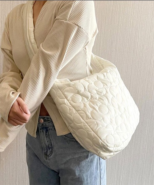 こうの早苗　フローラルキルティング　ショルダーバッグ CLEA ショルダーバッグ バッグ フラワーモチーフ キルティング