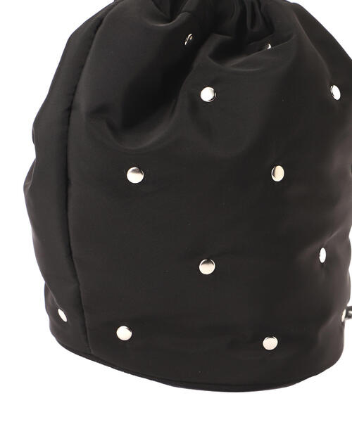 EDIT COLOGNE（エディットコロン）の「ボンディングスタッズ巾着（ショルダーバッグ・レディース・ホワイト/ブラック・ﾌﾘ-）」の12枚目の写真