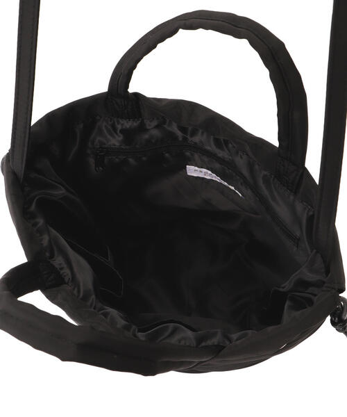 EDIT COLOGNE（エディットコロン）の「ボンディングスタッズ巾着（ショルダーバッグ・レディース・ホワイト/ブラック・ﾌﾘ-）」の13枚目の写真