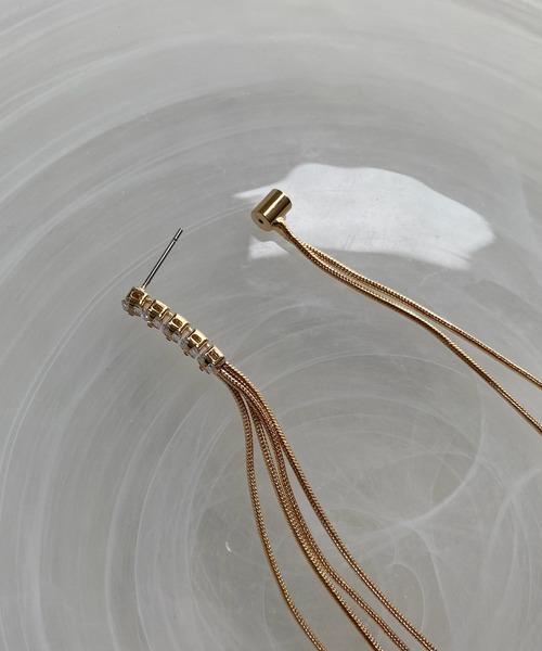 DouDou(ドゥドゥ)の「ビジューチェーンピアス(ピアス(両耳用)・レディース・ゴールド/シルバー・FREE)」の6枚目の写真