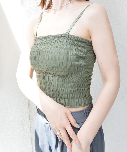styiro（スタイロ）の「シャーリングキャミソール チューブトップ ストラップ取り外し可 ショート/クロップド丈（チューブトップ・レディース・グリーン/ブラック/ホワイト/ライトグレー/ローズ/キャメル/ワイン・FREE）」の5枚目の写真